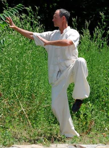 Man doing tai ji